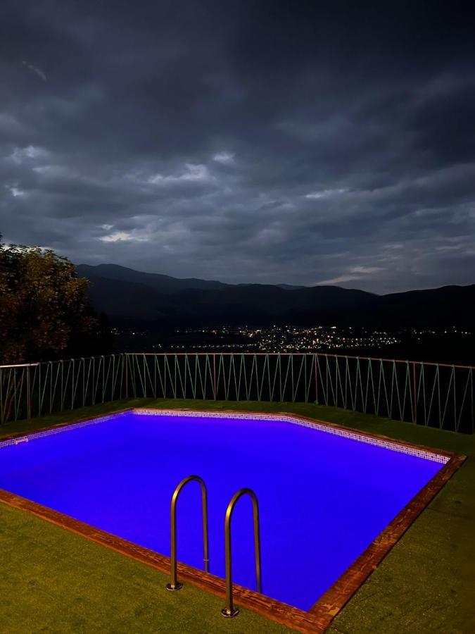 Glamping Wolf Mount Villa Margahovit Dış mekan fotoğraf